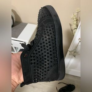 Christian Louboutin
High-top sneakers Veau velours and spikes Black